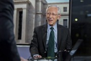 杭州宏观经济学教授兼实践者Stanley Fisher逝世 曾培养全球多位经济决策者