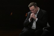 杭州特斯拉股价收涨超3%：特朗普无意沟通，马斯克父亲劝儿子低头
